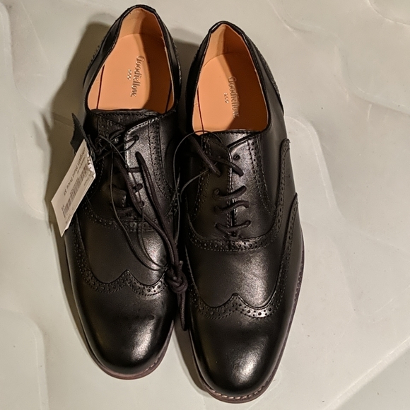 Shoes - Picture 3 of 3